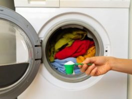 “SIPALA SAM OVO U VEŠ MAŠINU I POSTALA JE KAO NOVA”: Kada vidite REZULTAT stalno ćete je tako RIBATI (VIDEO)