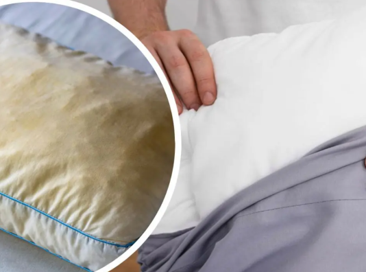 Dodajte ga u prašak za pranje veša i riješićete se žutih mrlja na jastucima: NAKON JEDNOG PRANJA KAO IZ PRODAVNICE!