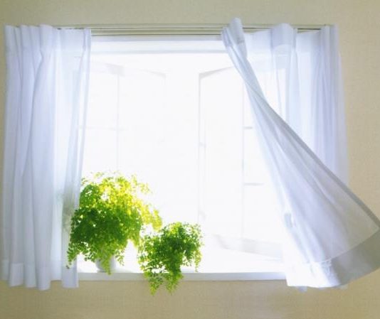 MISLILI STE DA NE MOŽETE BEZ KLIME I VENTILATORA? Trik iz Indije će vas oduševiti! Ovo morate da probate