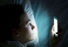 MOBITEL JE POSLJEDNJA STVAR KOJU DRŽITE PRIJE SPAVANJA? To može biti opasno, a evo i zašto