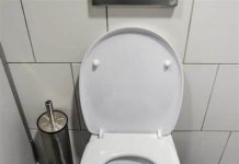 POPRSKAJTE ovo na WC dasku i zablistaće kao nova: Žute mrlje i prljavština će nestati ODMAH!
