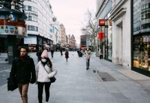 Ovih 10 stvari koje nikada ne treba uzimati sa ulice: U narodu se veruje da se tako navlači “beda na vrat”