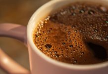 Moć šoljice kafe: Harvardska studija potvrdila da žene koje piju kafu duže ostaju vitalne