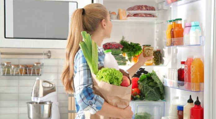 Koje namirnice nikako ne treba da perete pre odlaganja u frižider, a koje obavezno morate?