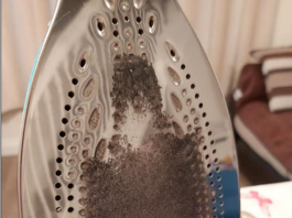 Glačalo se jednostavno čisti paracetamolom: Pogledajte kako!