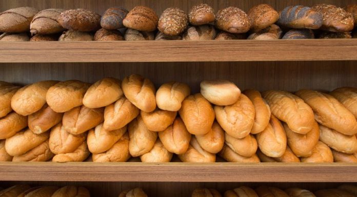 Da li je ovo nešto najgroznije što je ikada pronađeno u hrani? Pogledajte šta su Šapčani pronašli u hlebu