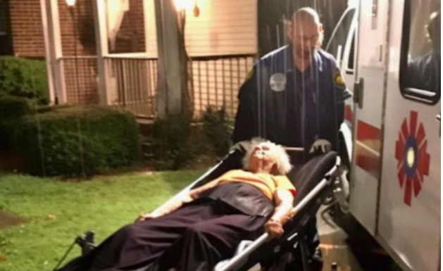 Siromašna stara dama nije puštala nikoga u svoj dom 26 godina. Nisam znala zašto… sve dok sama nisam ušla.