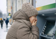 Na dan razvoda, bivši muž je iz sažaljenja dao svojoj ženi bankovnu karticu. Žena ju je uzela, ali gotovo dvije godine nije ni pokušala provjeriti stanje.