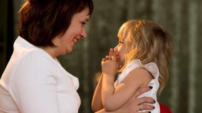 Dijete koje nije imalo dovoljno majčinske ljubavi u životu razvija 10 loših osobina- 1 JE NAJG0RA..