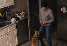 Žena se žalila da njihov pas stalno bez razloga napada nju: muž joj nije povjerovao i odlučio je postaviti kameru kako bi promatrao ženu i psa, ali ono što je vidio na ekranu šokiralo ga je 😨😱