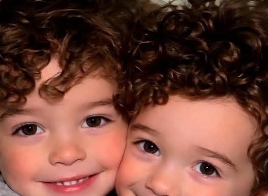 «MAMA, ON JE BIO S TOBOM U STOMAKU ZAJEDNO SA MNOM», — rekao je moj petogodišnji sin, pokazujući na dečaka s ulice. 😲😨