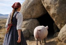 Farmerova kćer odlučila je pratiti svinju, koja se u zadnje vrijeme čudno ponaša: svinja ju je odvela do stare stijene i počela žestoko kopati zemlju 😱 Ono što je djevojka tamo pronašla šokiralo je cijeli grad. 😨