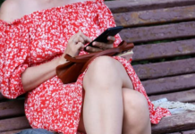 Šta znači ako stalno mrdate nogom dok sedite: Psiholozi kažu da ovo otkriva više nego što mislite